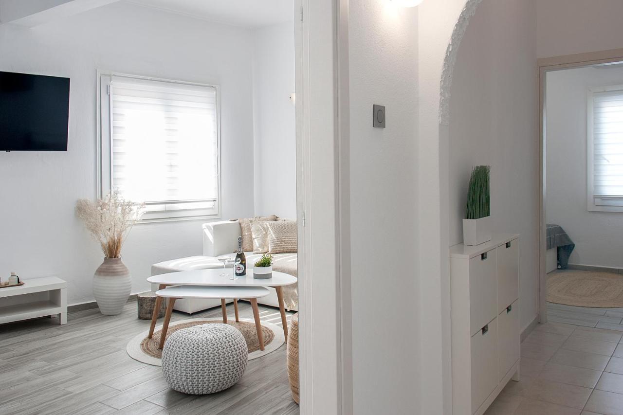 Capolavoro, Boutique Apartment With Unique Rooftop Скиатос Экстерьер фото