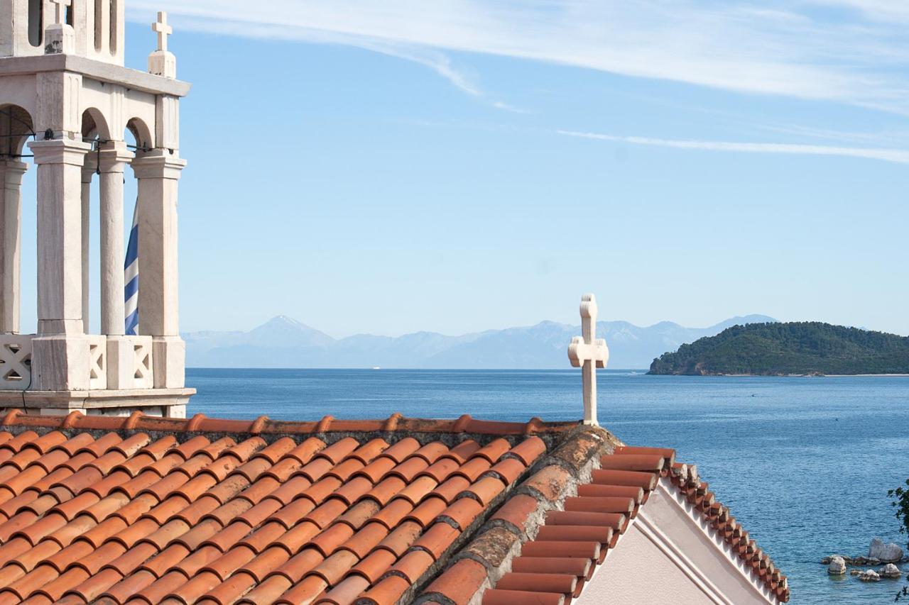 Capolavoro, Boutique Apartment With Unique Rooftop Скиатос Экстерьер фото