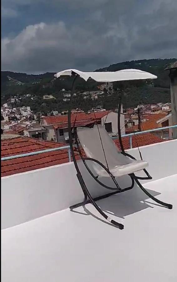 Capolavoro, Boutique Apartment With Unique Rooftop Скиатос Экстерьер фото